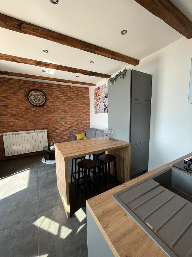 Apartman Sara S Pogledom Na More Lovran Exterior photo